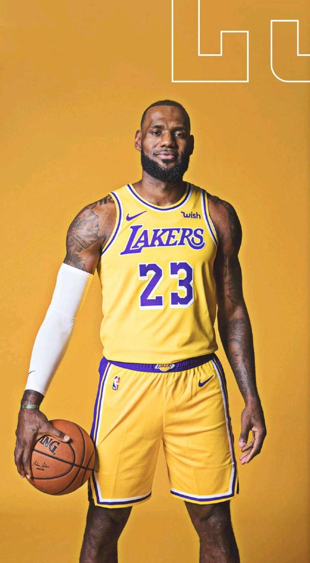 梅西获美职联MVP并率队首夺总冠军，雨中致歉开幕式取消（梅西荣膺美职联MVP率队首夺总冠军，雨中开幕式取消他现场致歉）