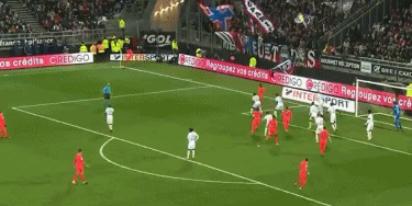 凯恩不激活解约条款，世界杯后与拜仁谈续约