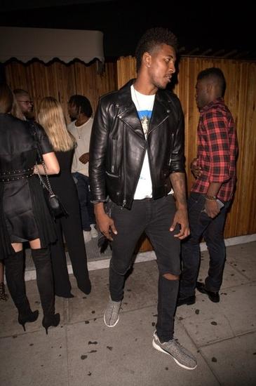 阿根廷强势晋级淘汰赛（阿根廷昂首闯入淘汰赛）