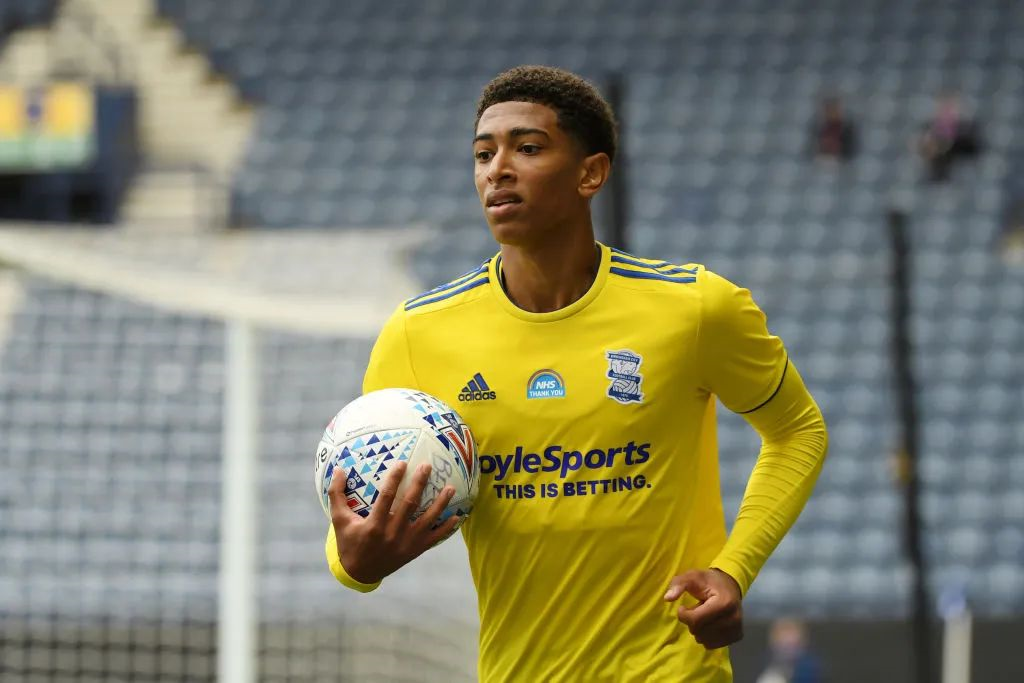 日本足协官方：铃木彩艳因伤缺席本月名单，野泽大志替补入选（日本足协通告：铃木彩艳因伤无缘本月名单，野泽大志递补入选）