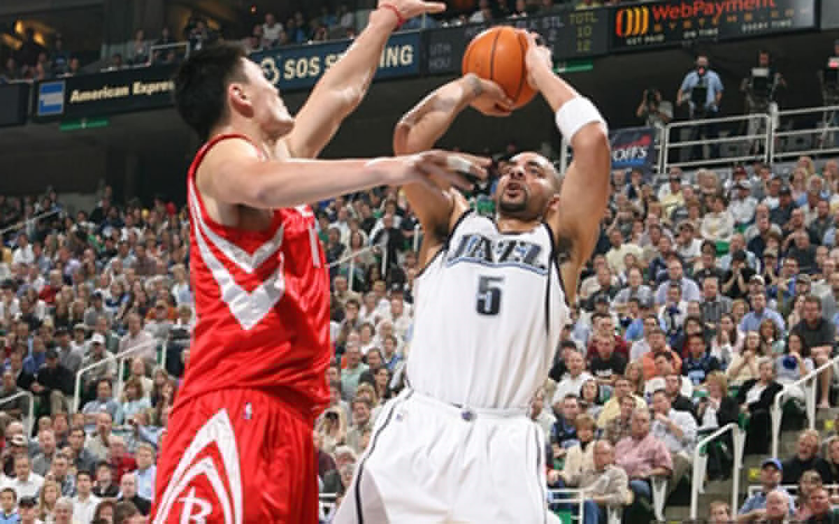 克劳福德拒付30万美元制裁费，失去WBC冠军引发拳迷热议（克劳福德因拒缴30万美元制裁费遭WBC撤销冠军，拳迷热议不断）