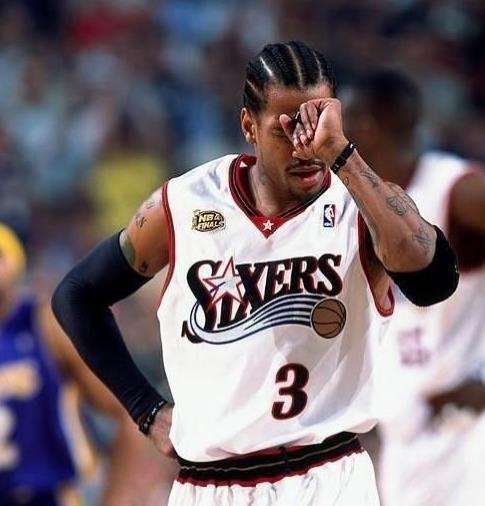 记者：邵佳一探班U22国足训练，与主帅安东尼奥相谈甚欢（记者：邵佳一探访U22国足训练营，与主帅安东尼奥畅聊甚欢）