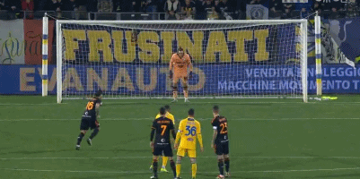 C罗亚冠二级首秀数据：登场45分钟送助攻，2次射门全部射偏（C罗亚冠二级首秀表现：出场45分钟送助攻，2次射门均偏出）