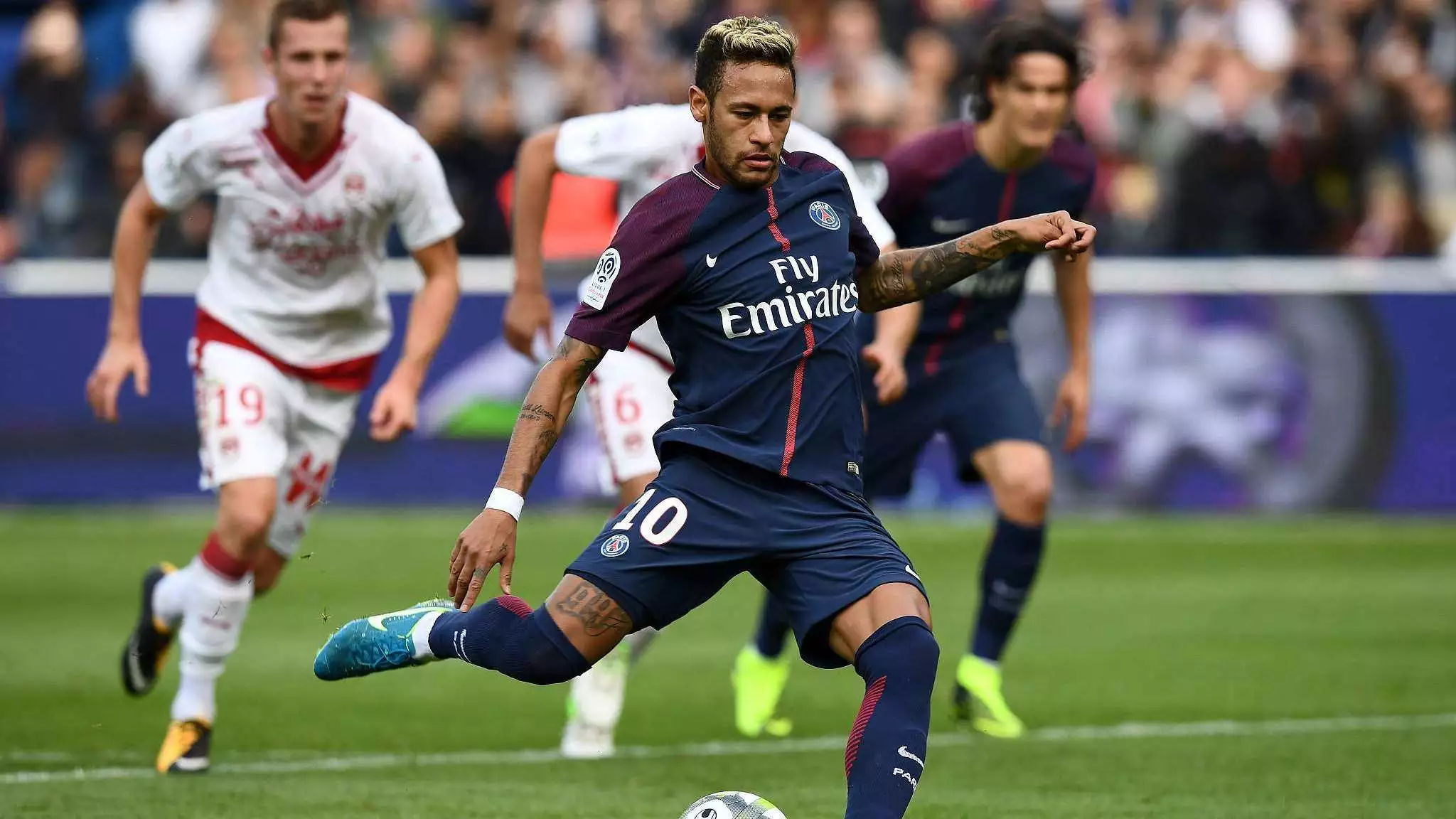 米兰vs拉齐奥：莱奥搭档恩昆库，莫德里奇、拉比奥出战（米兰迎战拉齐奥：莱奥联袂恩昆库，莫德里奇、拉比奥出战）