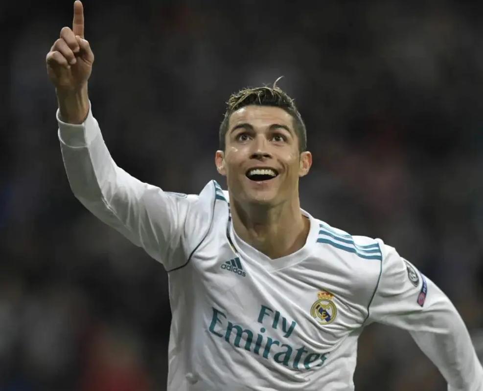 西甲半场：姆巴佩传射建功，阿诺德献助攻，皇马2-0毕巴（西甲半场战报：姆巴佩一传一射，阿诺德奉献助攻，皇马2-0领先毕尔巴鄂）