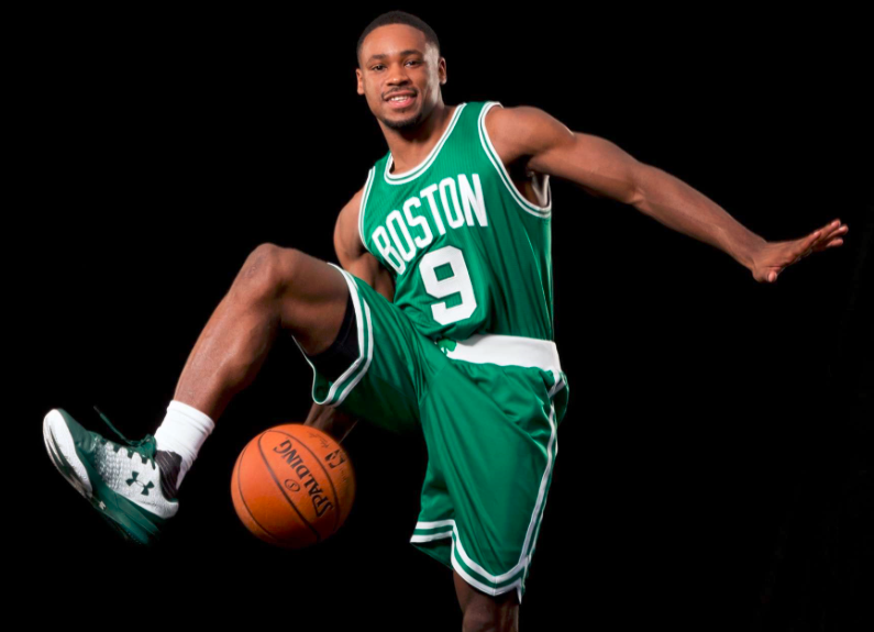 世体：恩德里克的租约有保证上场条款，若未达成里昂需要赔钱（世体：恩德里克租借含出场保证，未达标里昂需赔偿）