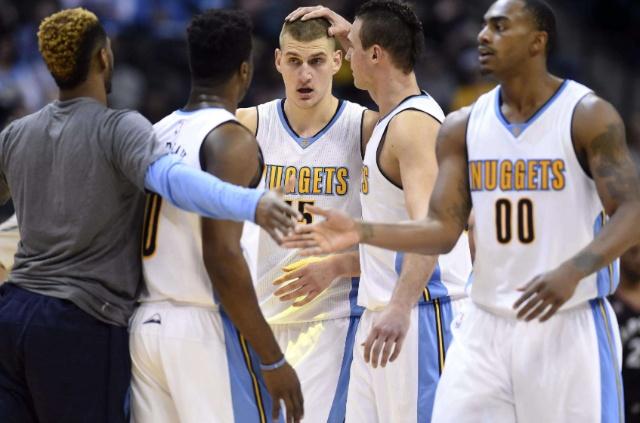 半场：博洛尼亚0-0那不勒斯，乔纳森-罗远射造险（半场战报：博洛尼亚0-0那不勒斯，乔纳森-罗远射险破门）