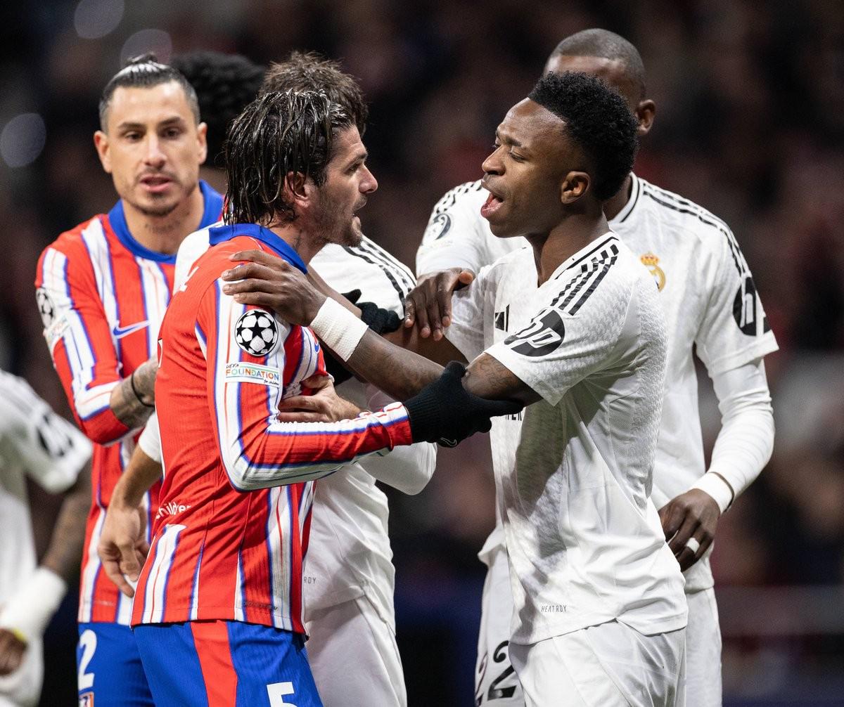 药厂高层谈滕哈赫：一开始选的方向就不太对，就算赢球也会解雇他（药厂高层：滕哈赫起步方向就错了，即使赢球也难免被解雇）