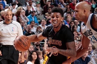 曼纳：德布劳内的受伤对我们打击很大，正在寻找合适的替代者（曼纳：德布劳内受伤重创球队，我们正物色合适替代者）